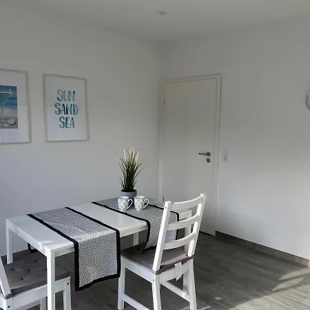 Haus Pirola Daire Esens